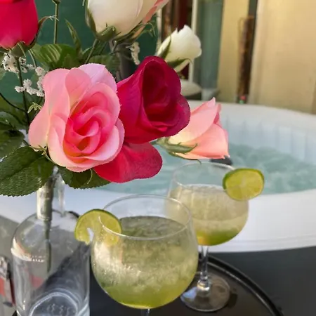 Liebeshotel Room Romantique & Jacuzzi Saint-Laurent-du-Var